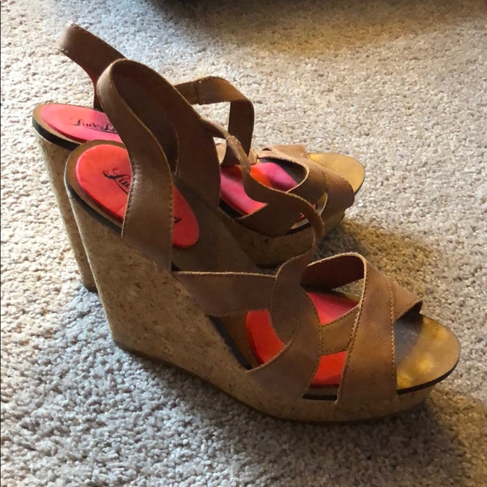 Lucky wedge sandals